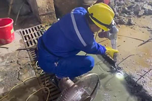 德宏地下室伸缩缝堵漏施工视频